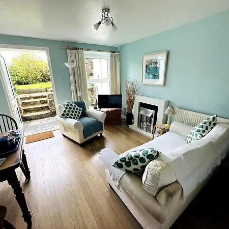 Beautiful & Peaceful Garden Retreat At 'The Lower Deck' Falmouth Exterior photo