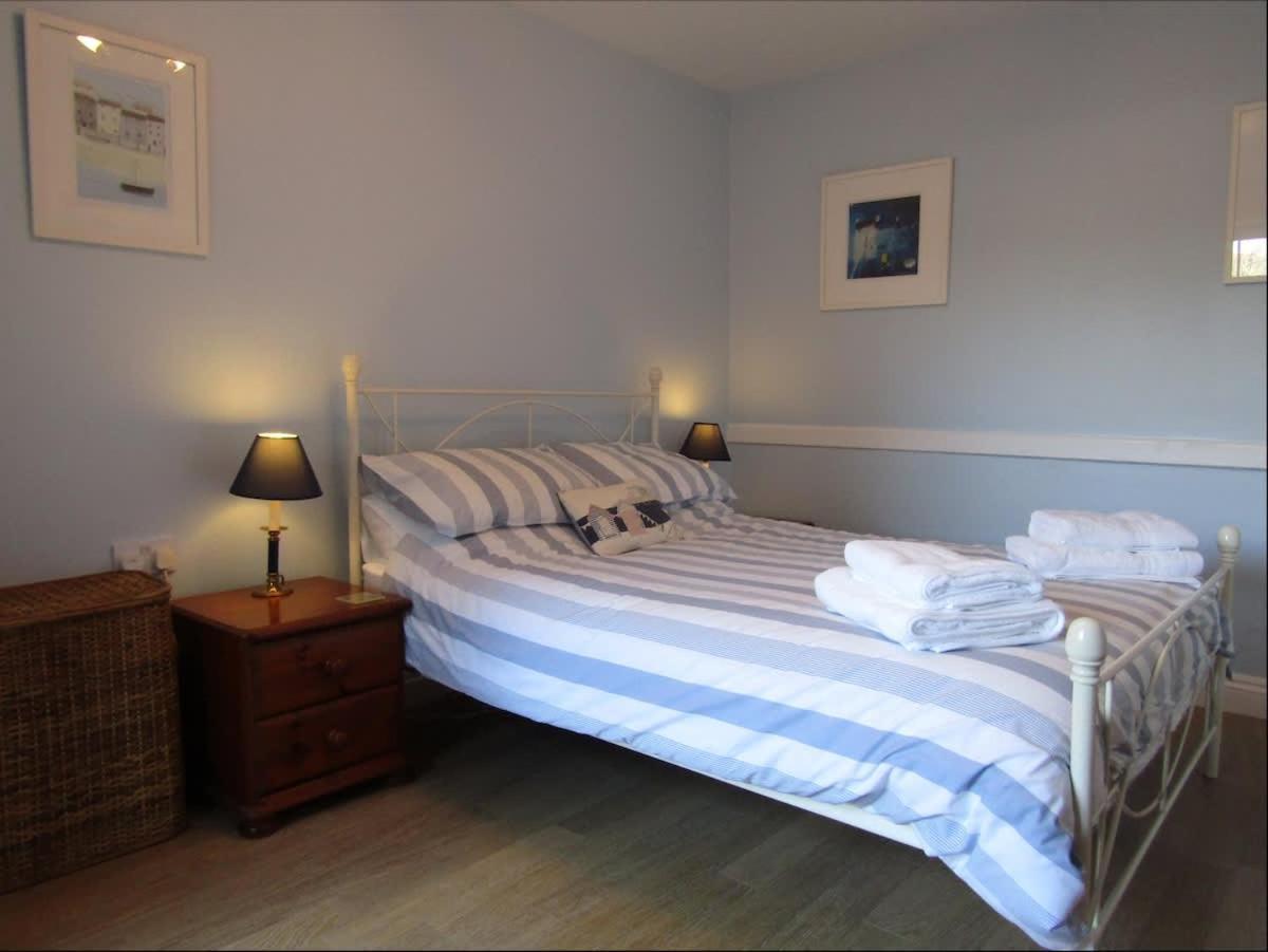 Beautiful & Peaceful Garden Retreat At 'the Lower Deck' Apartment Falmouth