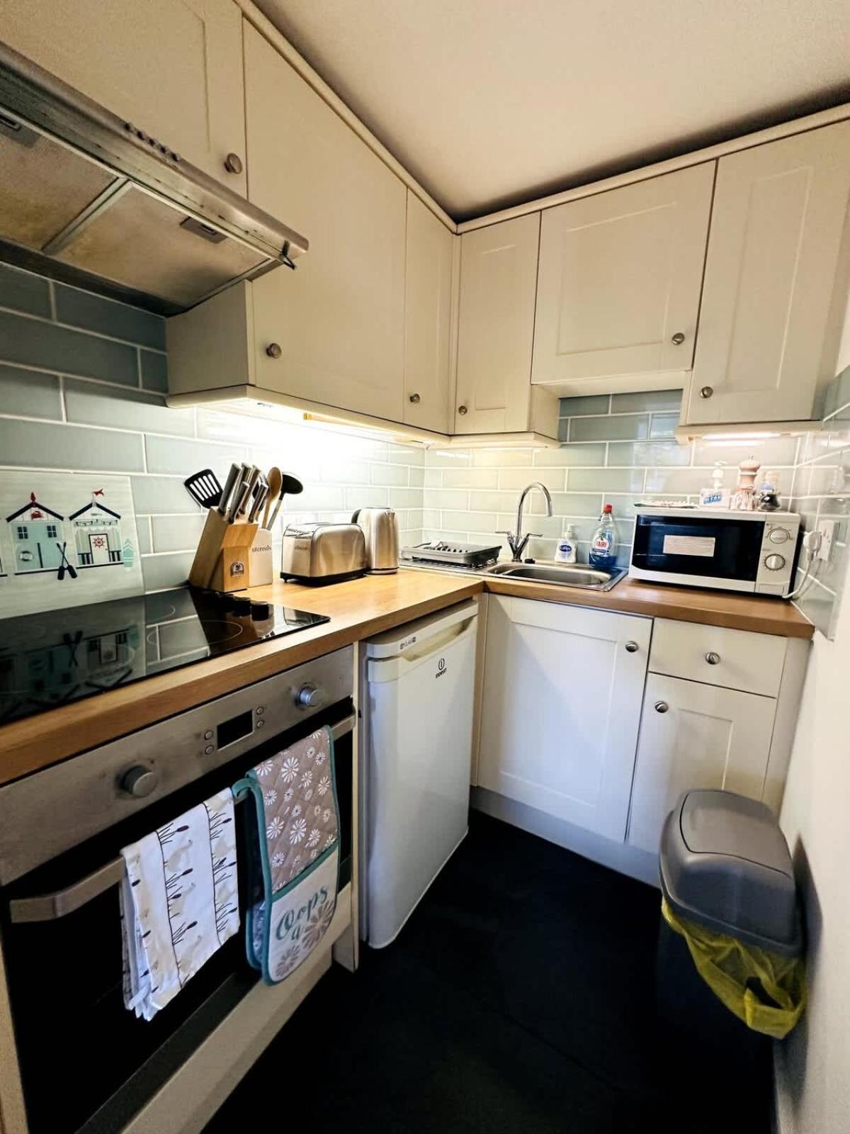 Apartment Beautiful & Peaceful Garden Retreat At 'the Lower Deck' *