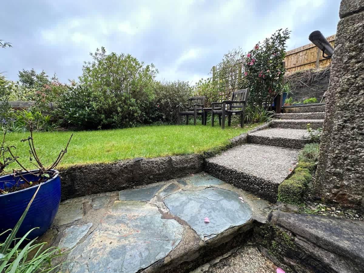 Beautiful & Peaceful Garden Retreat At 'the Lower Deck' Apartment *
