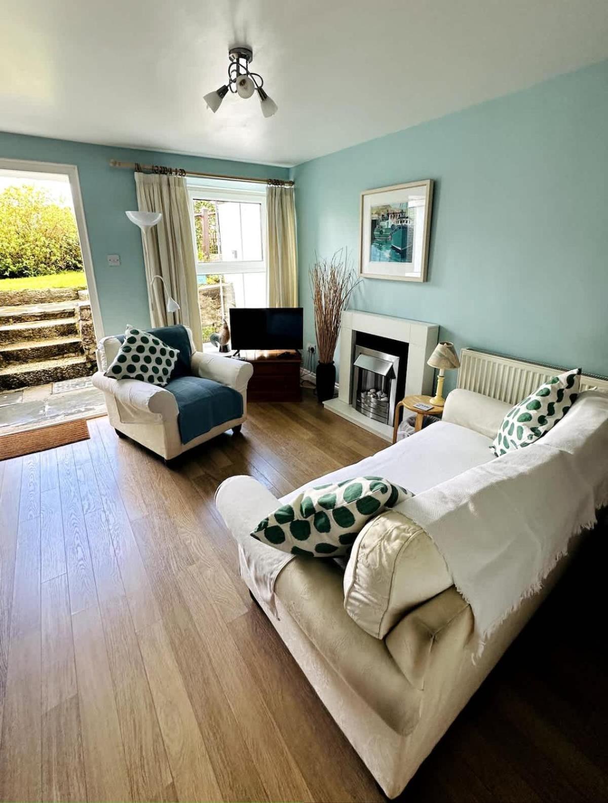 Beautiful & Peaceful Garden Retreat At 'the Lower Deck' *